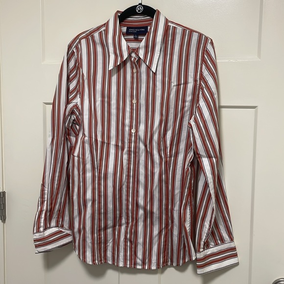$6 three top bundle. Jones New York Signature blouses. - Picture 4 of 9